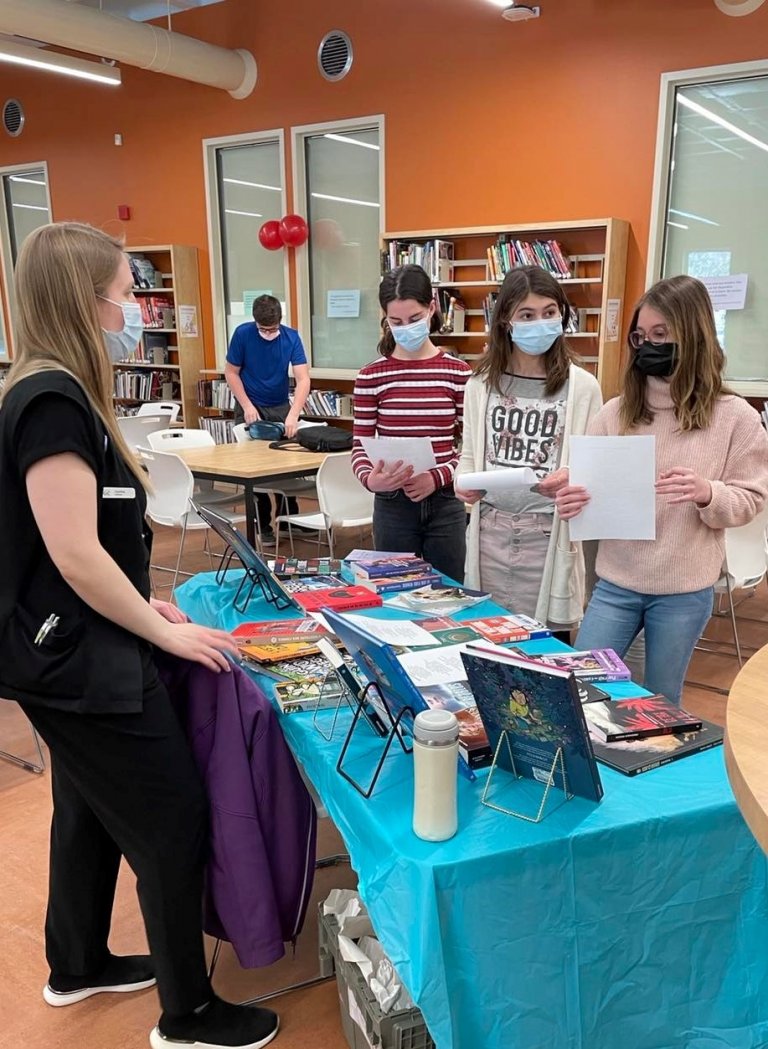 Journée mondiale du livre et du droit d’auteur à l’école secondaire de la Ruche