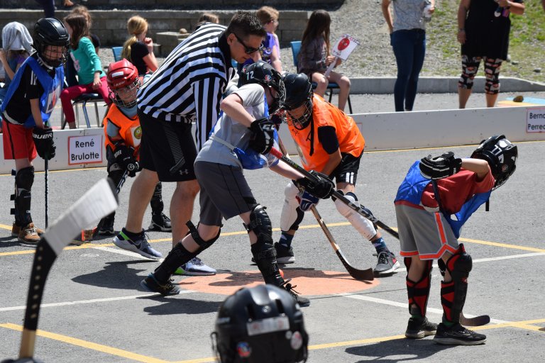 Une soirée de hockey à l’école St-Pie-X en compagnie d’un ancien joueur de la LNH